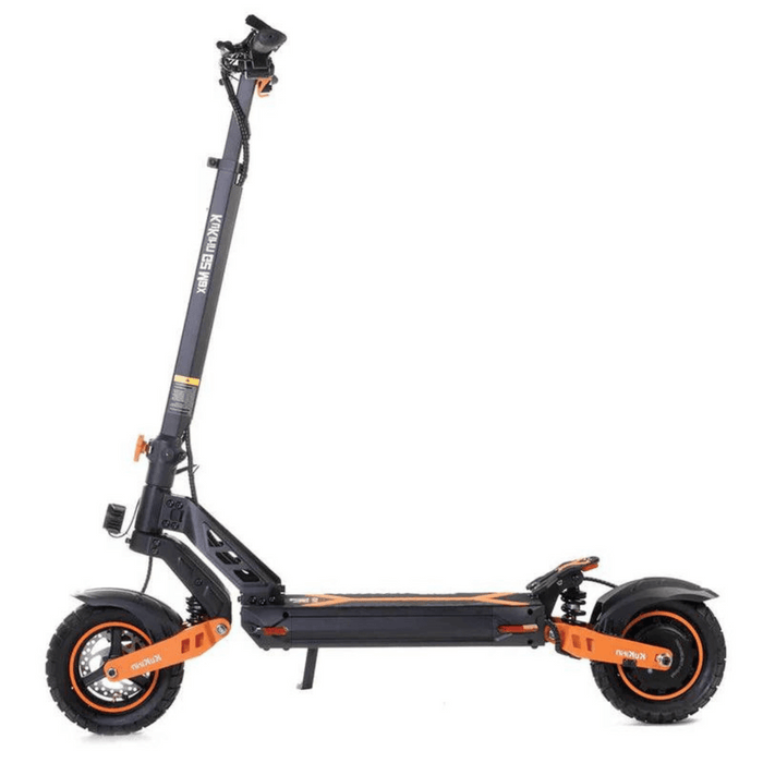Svart och orange KuKirin G2 Max elscooter med kraftfull motor och robusta hjul för både stad och terräng.