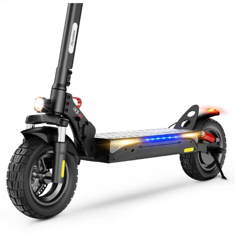 iScooter iX3 elscooter – låg sidovy med LED-belysning och grovmönstrade däck för offroad-körning