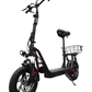 EcoDrift EB5 elscooter sedd framifrån i vinkel, med hög styre, bekvämt säte och praktisk korg – perfekt för vuxna som söker både komfort och funktion i stadsmiljö.