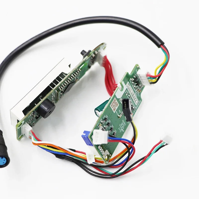 Produktinformation om Instrumentdisplay med LED-skärm och anslutning via Bluetooth-kort – Ninebot F2, F2 Plus och F2 Pro