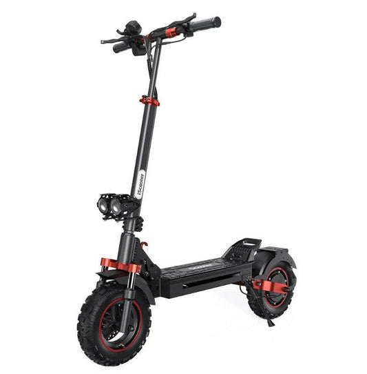 iScooter iX5S elscooter med 1000W motor, dubbla LED-strålkastare, röda fjädrar och grova offroad-däck – vy snett framifrån
