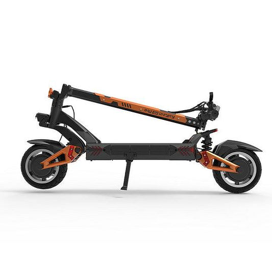 Hopfälld KuKirin G3 Pro elscooter i viloläge med orange detaljer