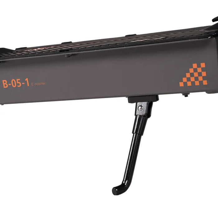KuKirin G4 elektrisk sparkesykkel – nærbilde av solid støtteben og rammedesign.